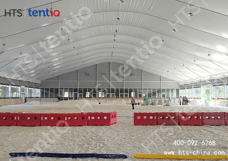 體育場(chǎng)頂棚用什么材料好？